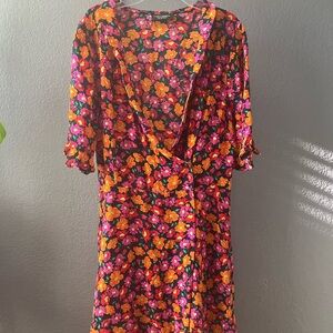 Zara floral tea dress 🌷